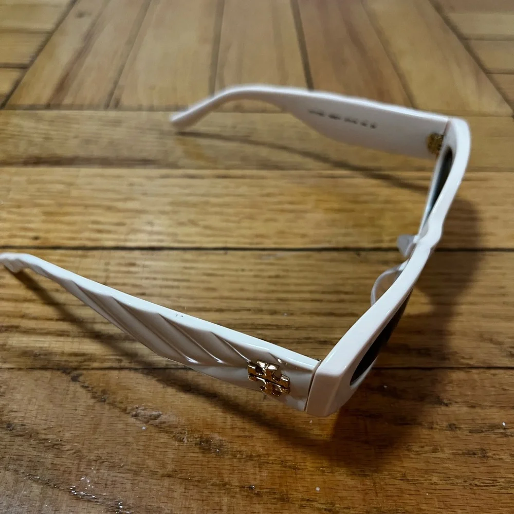 Tory Burch White Oval Sunglasses with Black Lenses